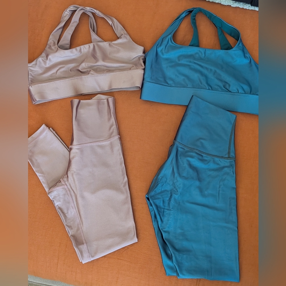 DYI Two-Piece Sports Bra & Legging Set in Teal and Beige